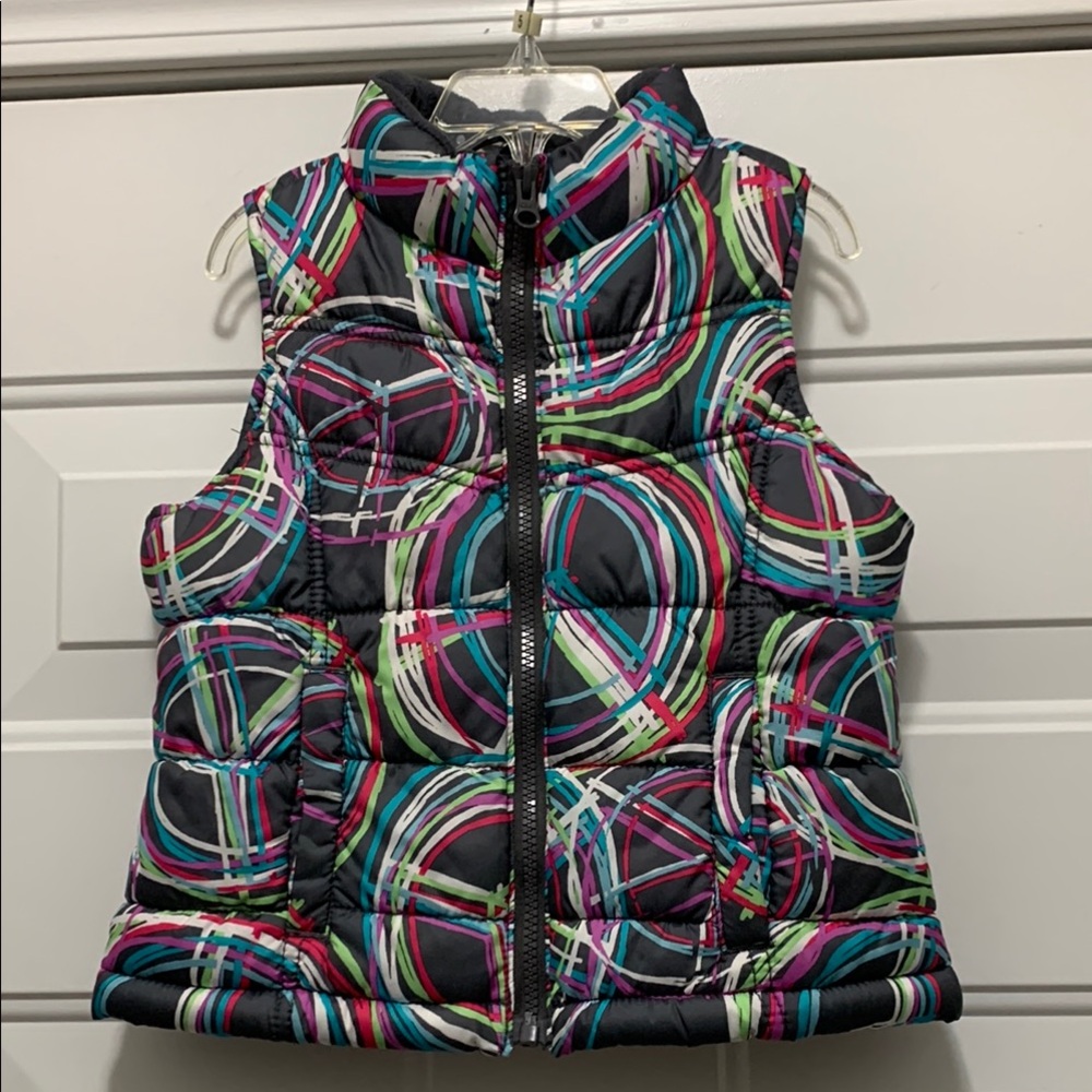 3/$15 Old Navy Girls Size 5 Colorful Geometric Puffer Vest